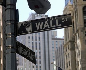 Wall Street: Anleger erhalten Infos zu spät (Foto: pixabay.com, MonicaVolpin)