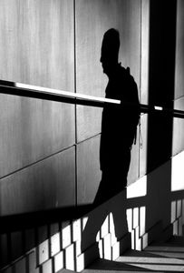Einsamkeit: oft ein großes Problem für junge Männer (Foto: pixelio.de, CFalk)