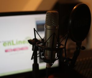 Im Studio: Podcasts bahnen sich den Weg (Foto: pixabay.com, mymoralesr)