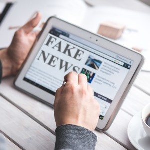 Fake News: US-Regierung will das Problem besser verstehen (Foto: memyselfaneye, pixabay.com)