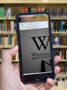 Wikipedia-Zugang per Handy: bringt in Entwicklungsländern mehr als Bücher (Foto: geralt/pixabay.com)