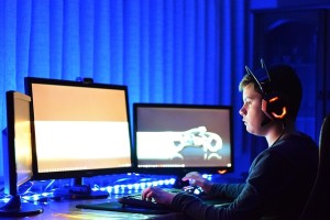 Gamer: Videospiele bei Schweizer Jugendlichen äußerst beliebt (Foto: Bob, pixabay.com)