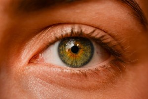 Auge: Es ist verräterisch beim Lesen von Nachrichten (Foto: Sofie Zbořilová, pixabay.com)