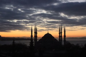 Minarett: Muslimischer Glaube wird laut US-Studie oft medial stigmatisiert (Foto: pixabay.com/ekrem)
