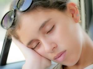 Müdes Mädchen: Schlechter Schlaf ist ungesund (Foto: pixabay.com, Amr)