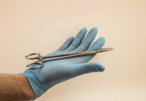 Chirurgenhandschuh: Sensoren liefern Informationen in Echtzeit (Foto: pixabay.com, Aliaksandra)