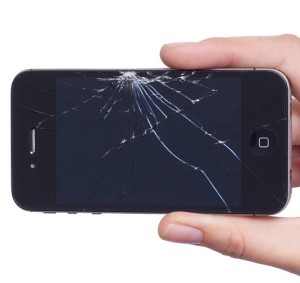 Defektes Smartphone: Reparatur statt Neukauf schont die Umwelt (Foto: pixabay.com, philippzurawski)
