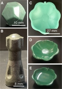 Erste Formteile aus Isomalt und Zellulose der Boise-Forscher im Labor (Foto: boisestate.edu)