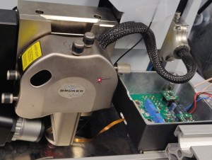 Im Labor: neue, kompaktere Technologie verbessert Rasterkraftmikroskope (Foto: tuwien.at)