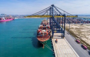 Containerschiff: Der Handel zwischen China und Russland blüht (Foto: unsplash.com)