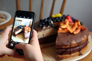 Kuchen anschauen statt essen: Das soll Sättigung versprechen (Foto: Matthias, pixabay.com)