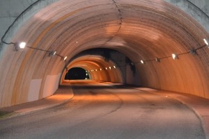 Tunnel: Neuer Hightech-Beton sorgt für deutlich bessere Luft (Foto: Alex Zibb, pixabay.com)