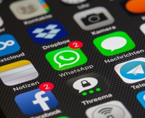 Social-Media-Apps: Heavy User werden laut Umfrage immer älter (Foto: pixabay.com, LoboStudioHamburg)