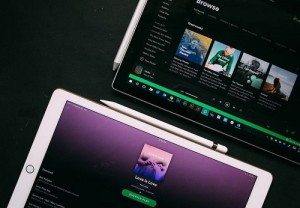 Audio-Streams: Podcasts sind weiter beliebt (Foto: unsplash.com, Heidi Fin)