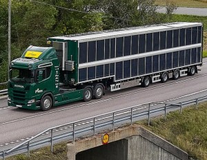 Solar-Lkw im Testlauf: Freie Flächen zur Solarenergie-Produktion genutzt (Foto: Dan Boman)