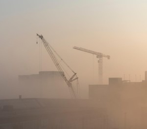 Von Staub umhüllte Baustelle: Diese lässt sich künftig entschärfen (Foto: dustscan.co.uk)