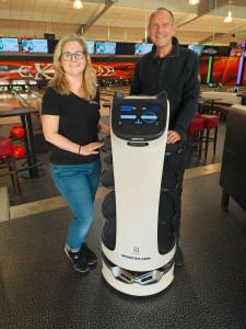 Serviceroboter BellaBot in der Extreme Bowlingarena im Mainfrankenpark (Foto: Sebotics)