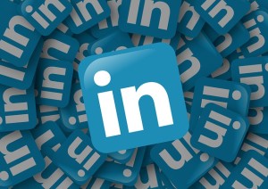 LinkedIn: kann bei manchen Usern Selbstzweifel und Angstgefühle auslösen (Bild: geralt, pixabay.com)