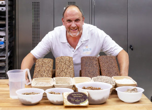 Rolf Ehlert ist in der Handwerksbäckerei Büsch 