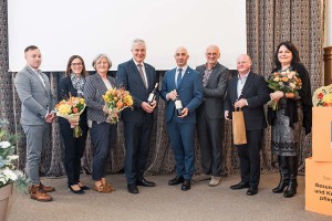 Gruppenfoto: Ein Jahr Pflegestudium am Bildungscampus Mauer (© Dominik Stixenberger)