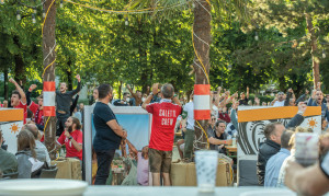 Fußballstimmung am Sandstrand